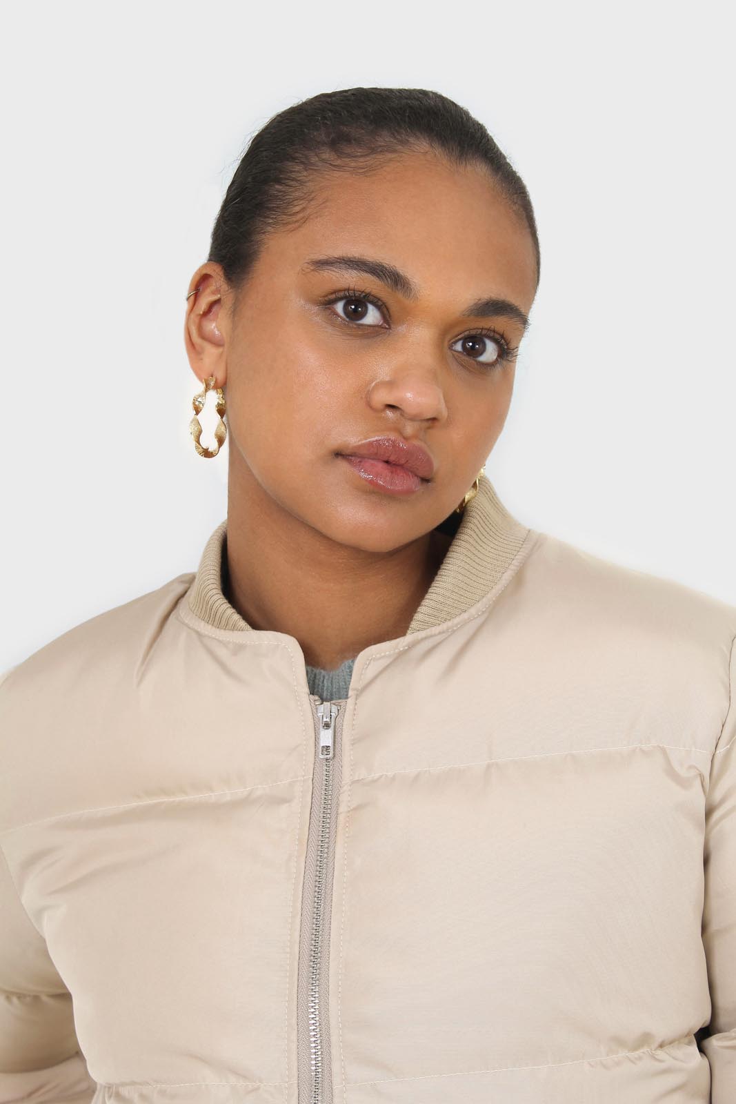 Beige round neck puffer jacket_15