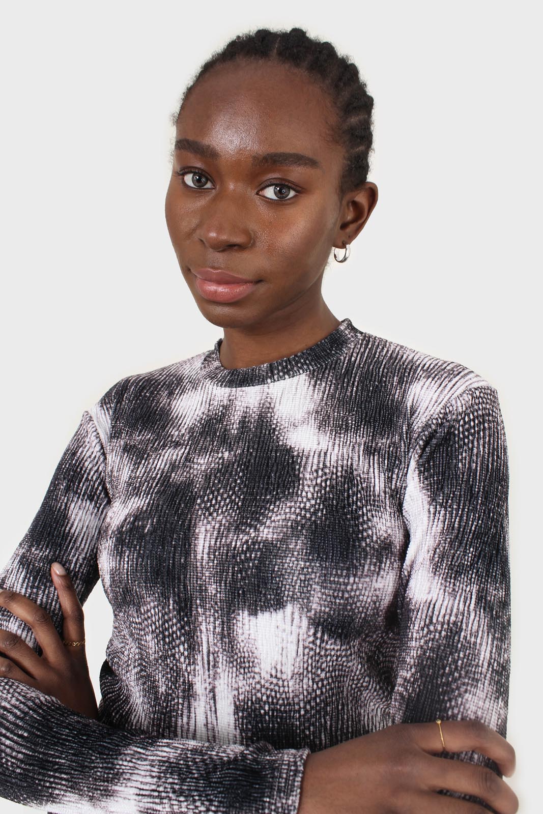 Black tie dye print velvet cropped top_7