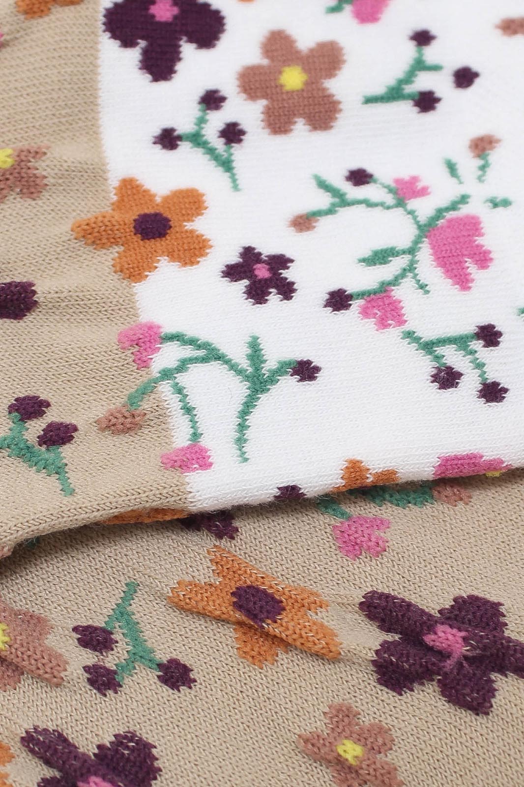 Beige floral colourblock socks_2