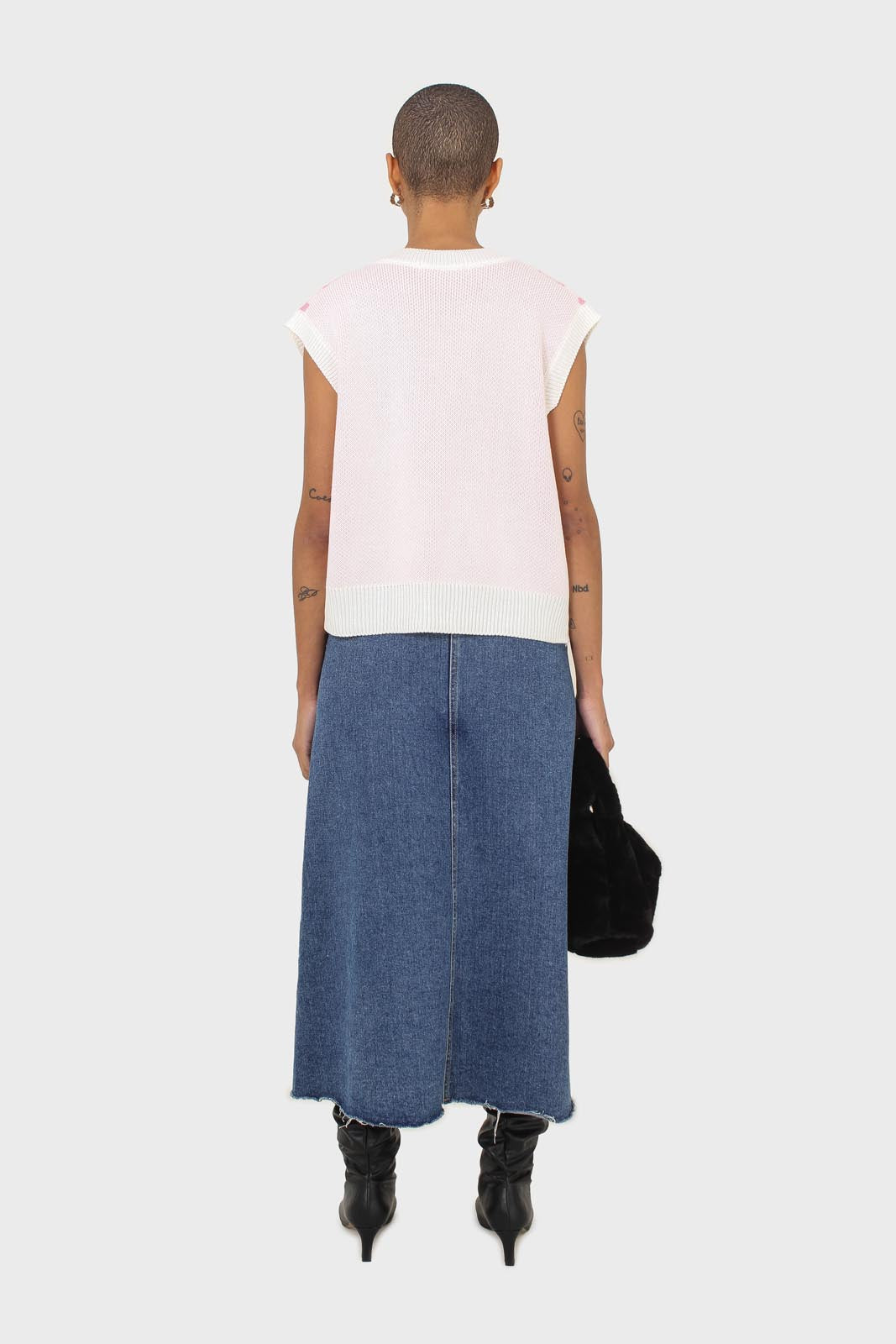 Ivory and pink argyle knit vest_9