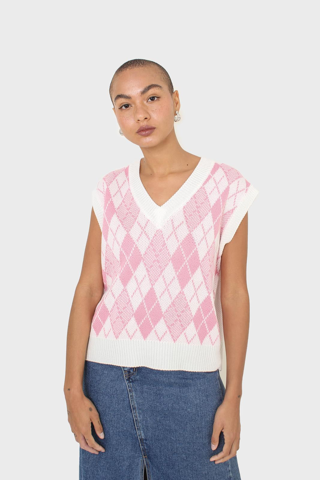 Ivory and pink argyle knit vest_8