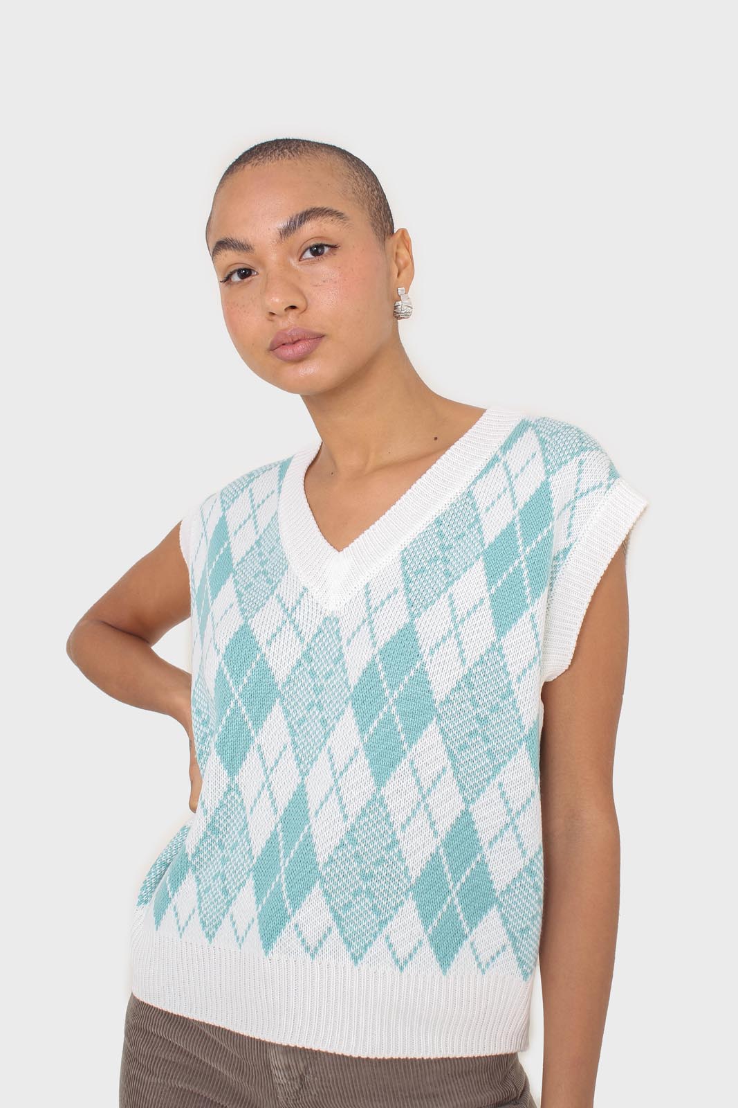 Ivory and blue argyle knit vest_5