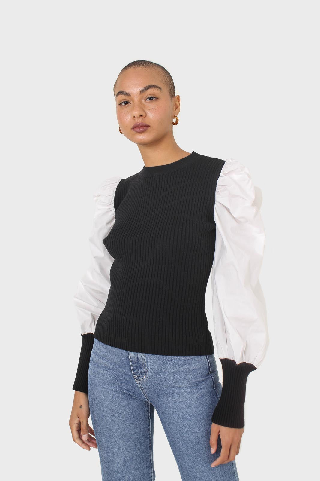 Black knit and white contrast puff sleeved top_1