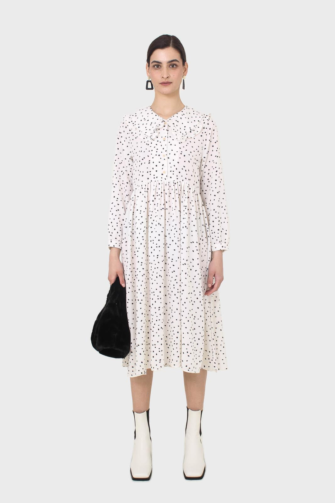 Ivory and black polka dot decorative collar dress_3