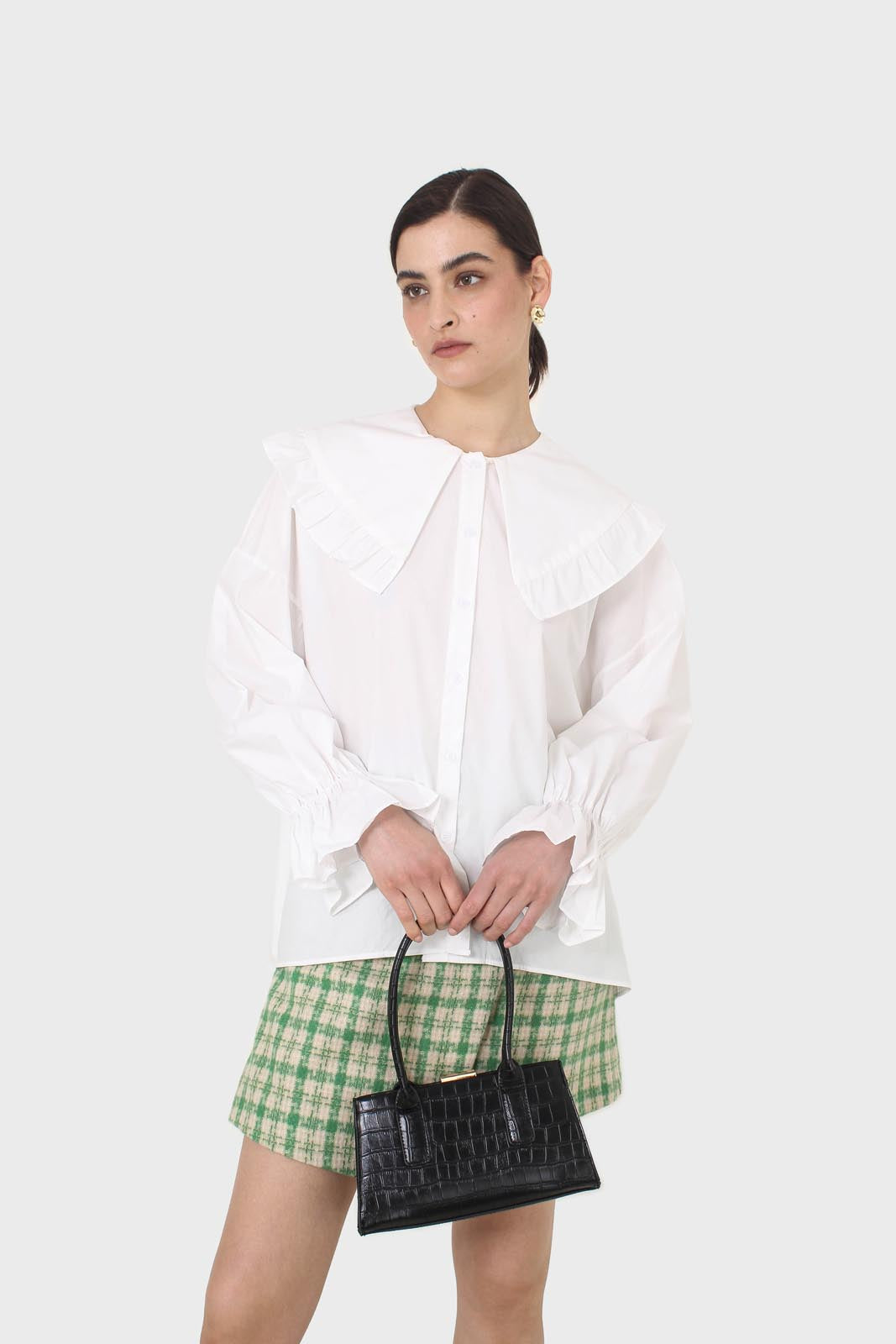 White large collar blouse_1