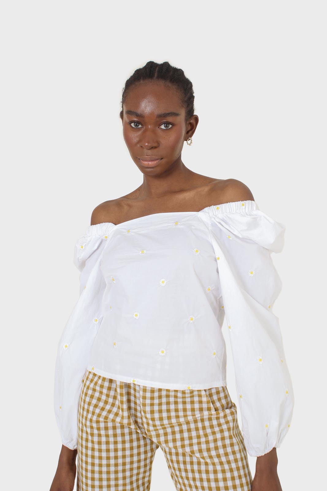 White daisy embroidered top_6