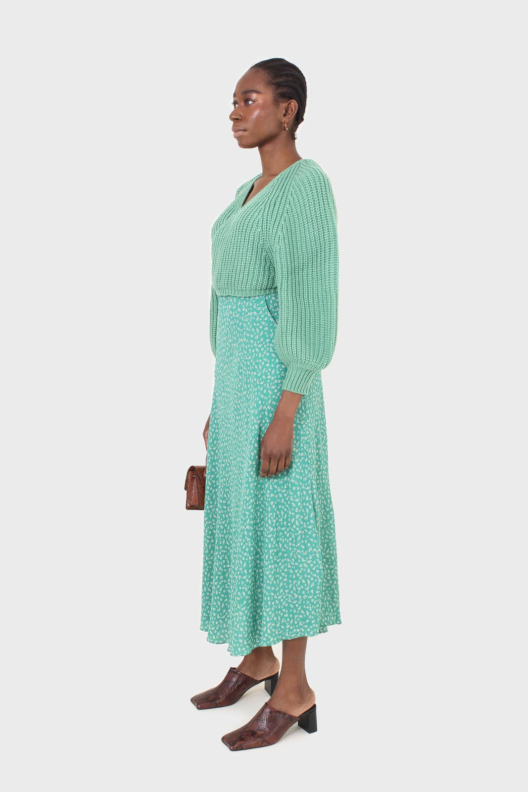 Green cross over balloon sleeve sweater_7