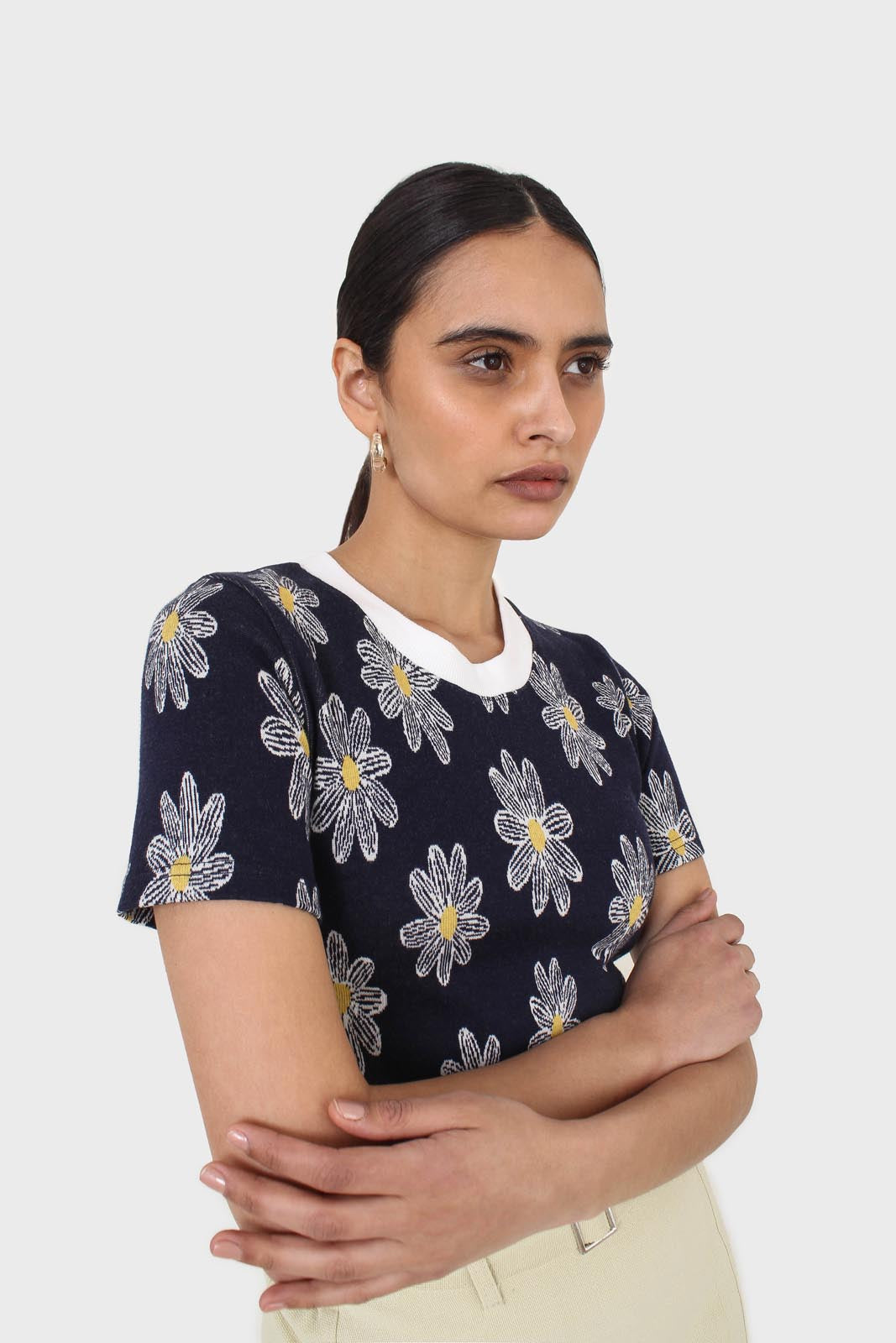 Black large daisy print cropped tee_2