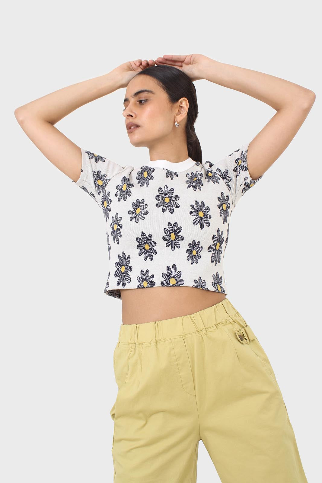 Ivory large daisy print cropped tee_1