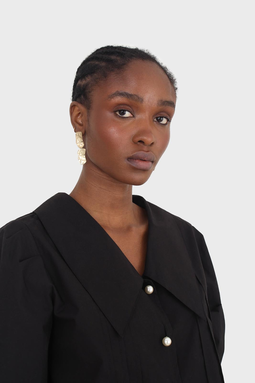 Black large collar pleated 3/4 sleeve pearl button blouse_12