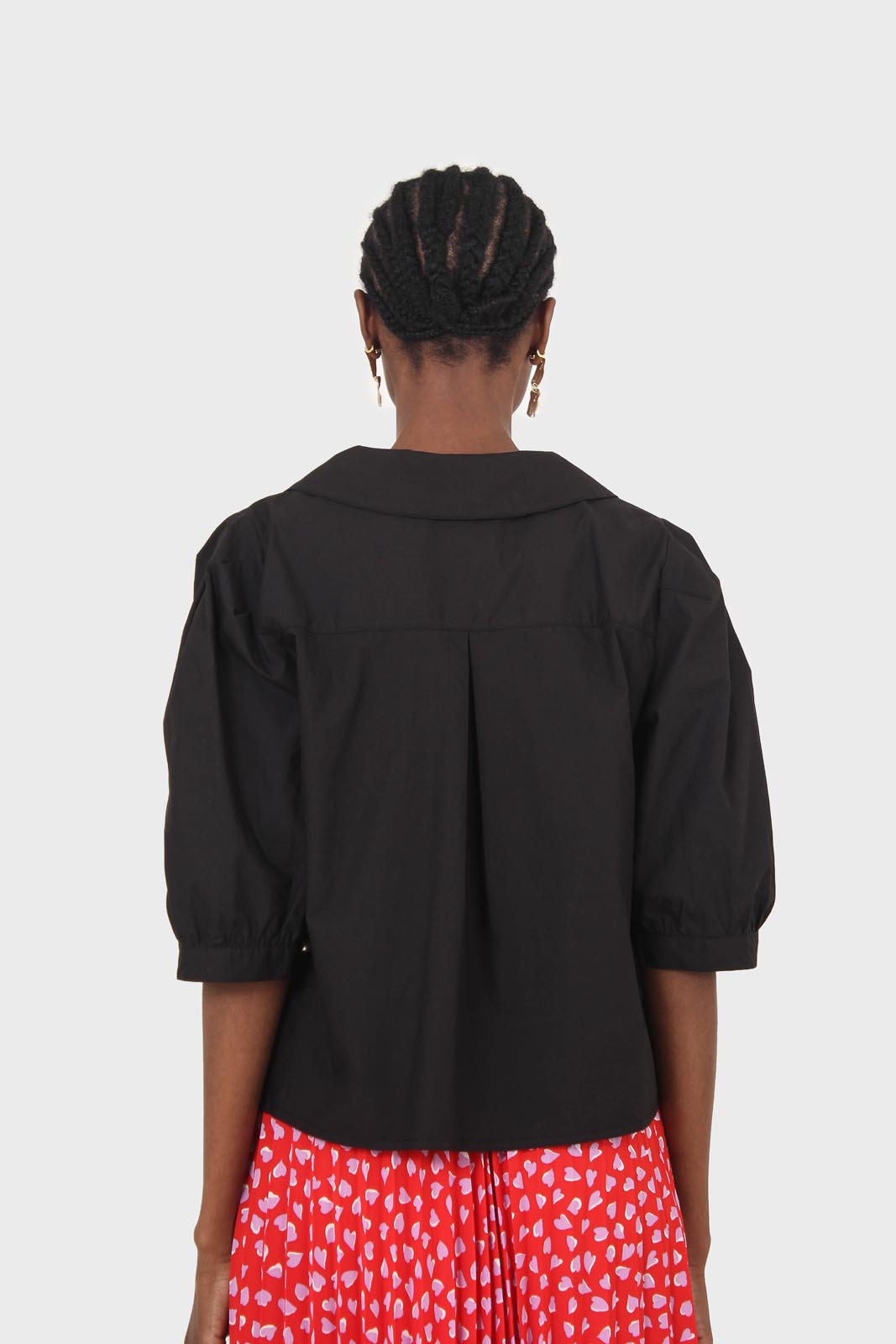 Black large collar pleated 3/4 sleeve pearl button blouse_13