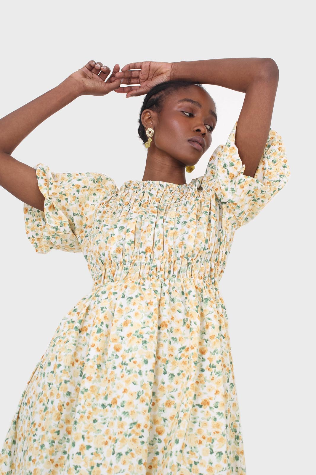 Ivory and orange tiny floral print ruched midi dress_9