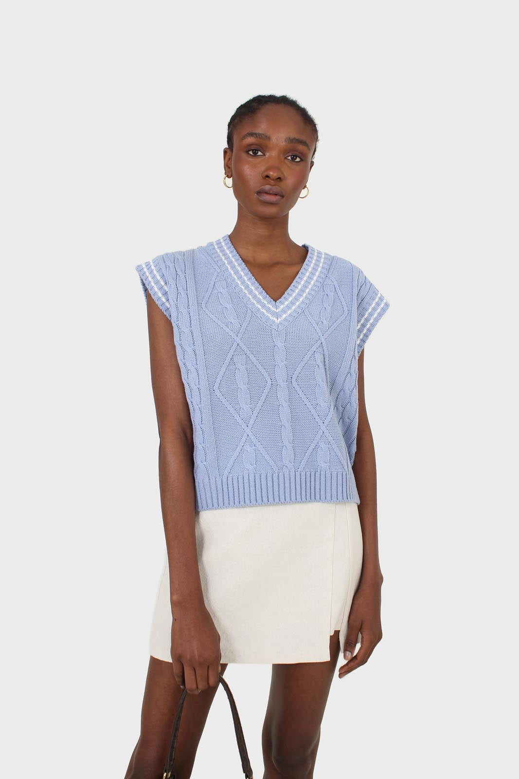Light blue and white varsity cable sweater vest_8