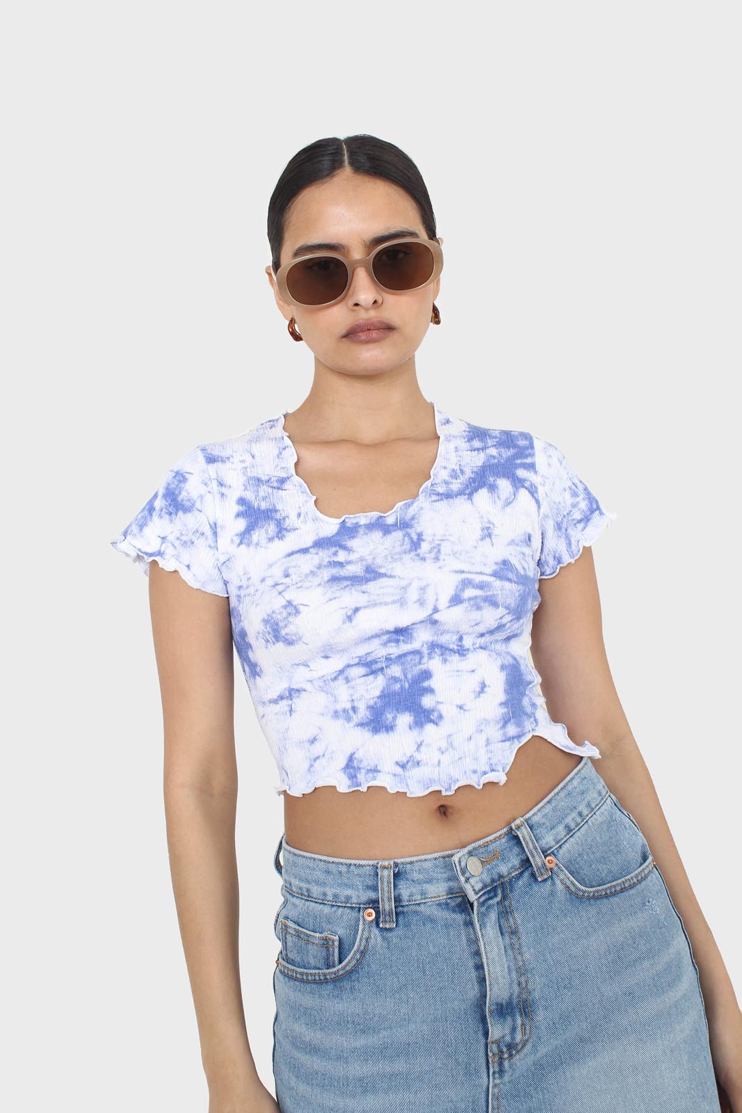 Blue and white tie dye lettuce hem short sleeved top_1