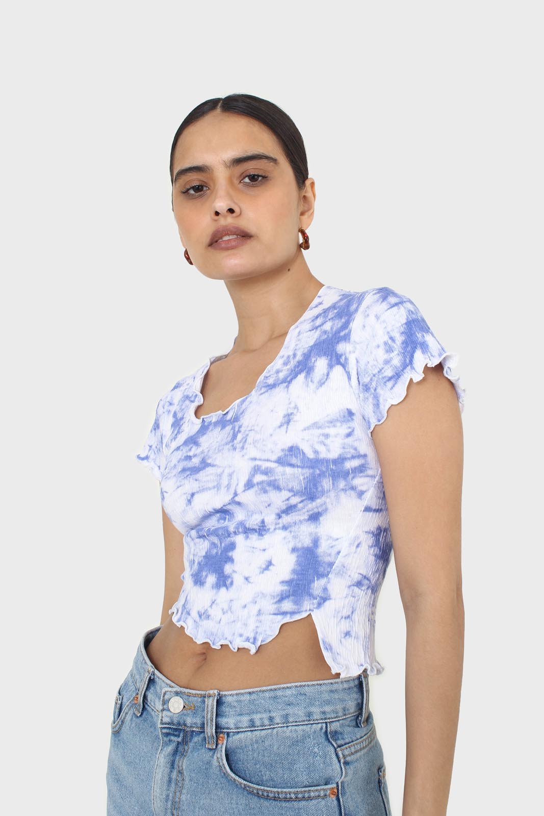 Blue and white tie dye lettuce hem short sleeved top_6