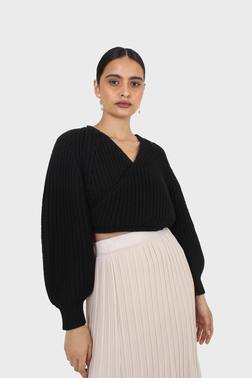 Black cross over balloon sleeve sweater_1