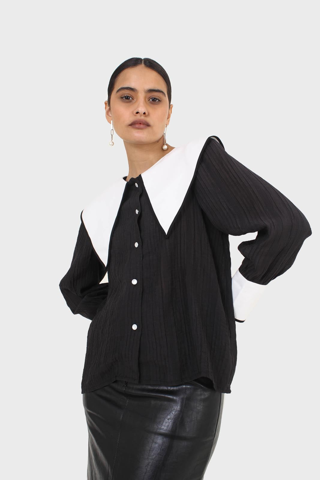 Black and ivory oversized pointed collar blouse_6