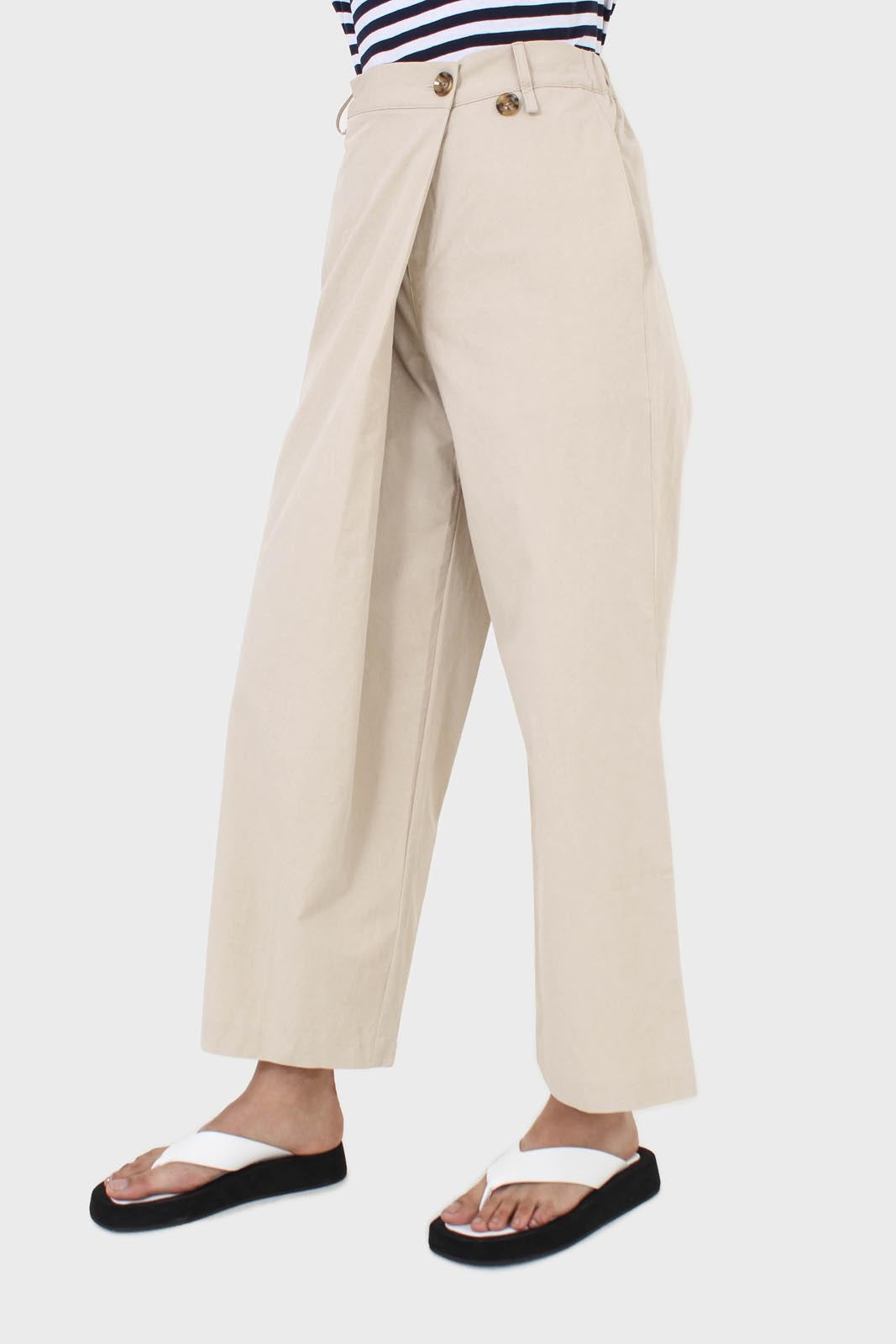 Beige asymmetric closure straight leg trousers_1
