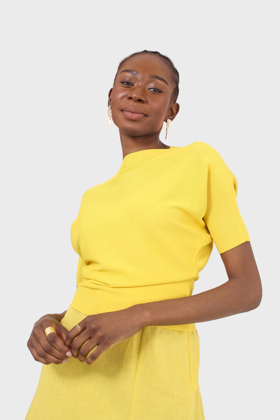 Mustard horizontal rib short sleeved knit top_7