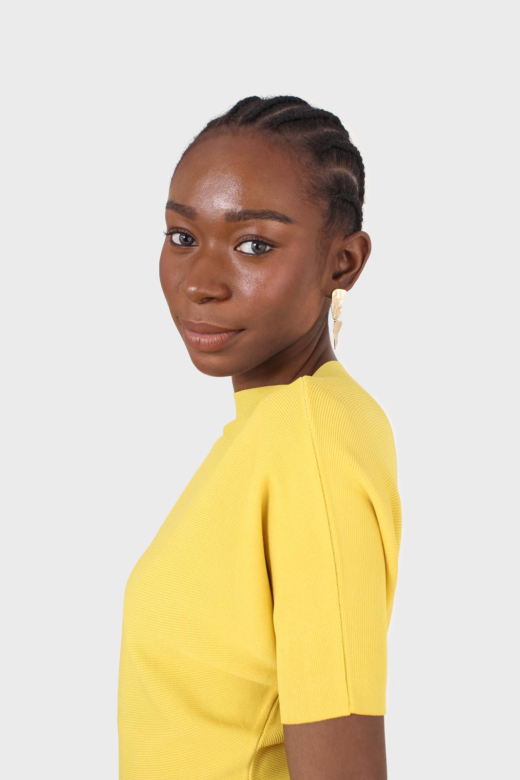 Mustard horizontal rib short sleeved knit top_11