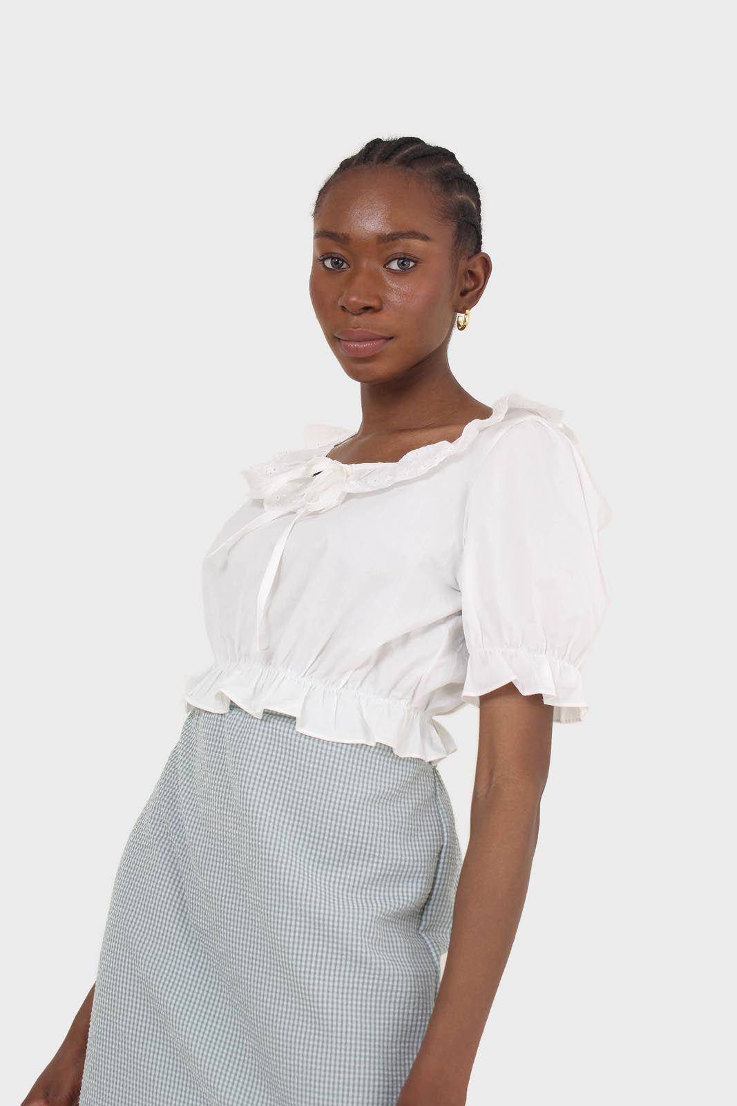 Ivory cropped puff sleeved broderie anglaise trim top_17