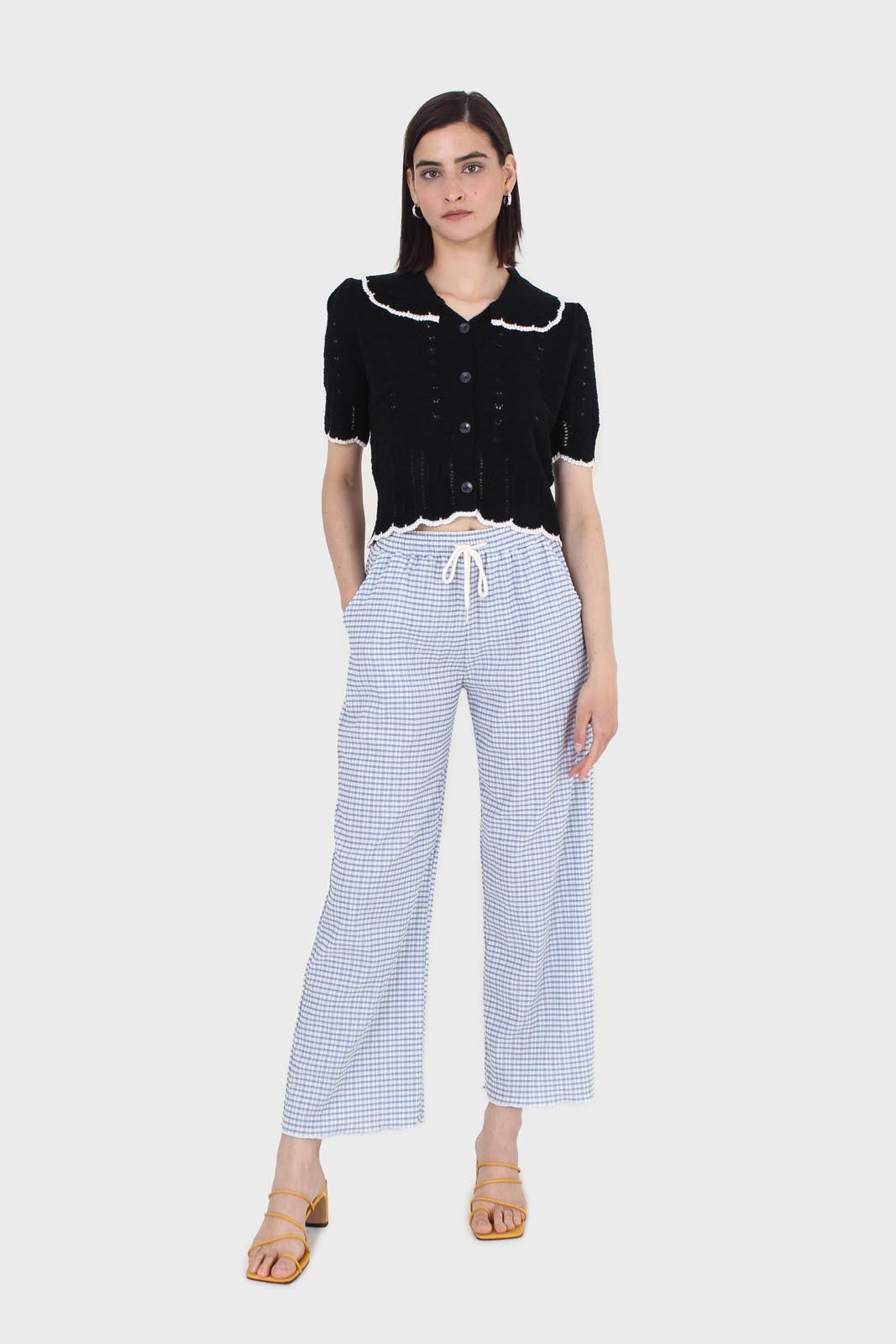 Black and ivory collar detail knit top_4