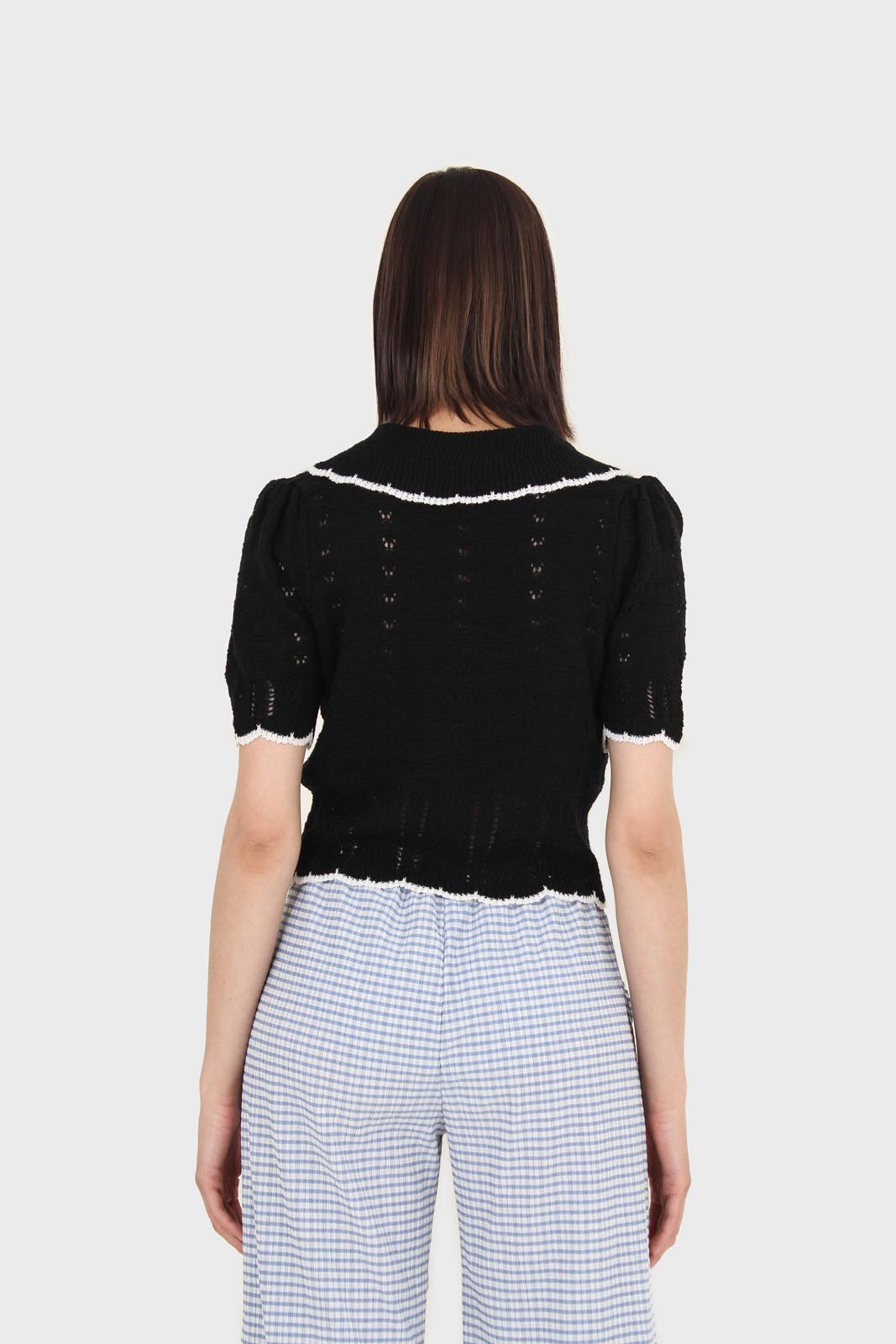 Black and ivory collar detail knit top_2