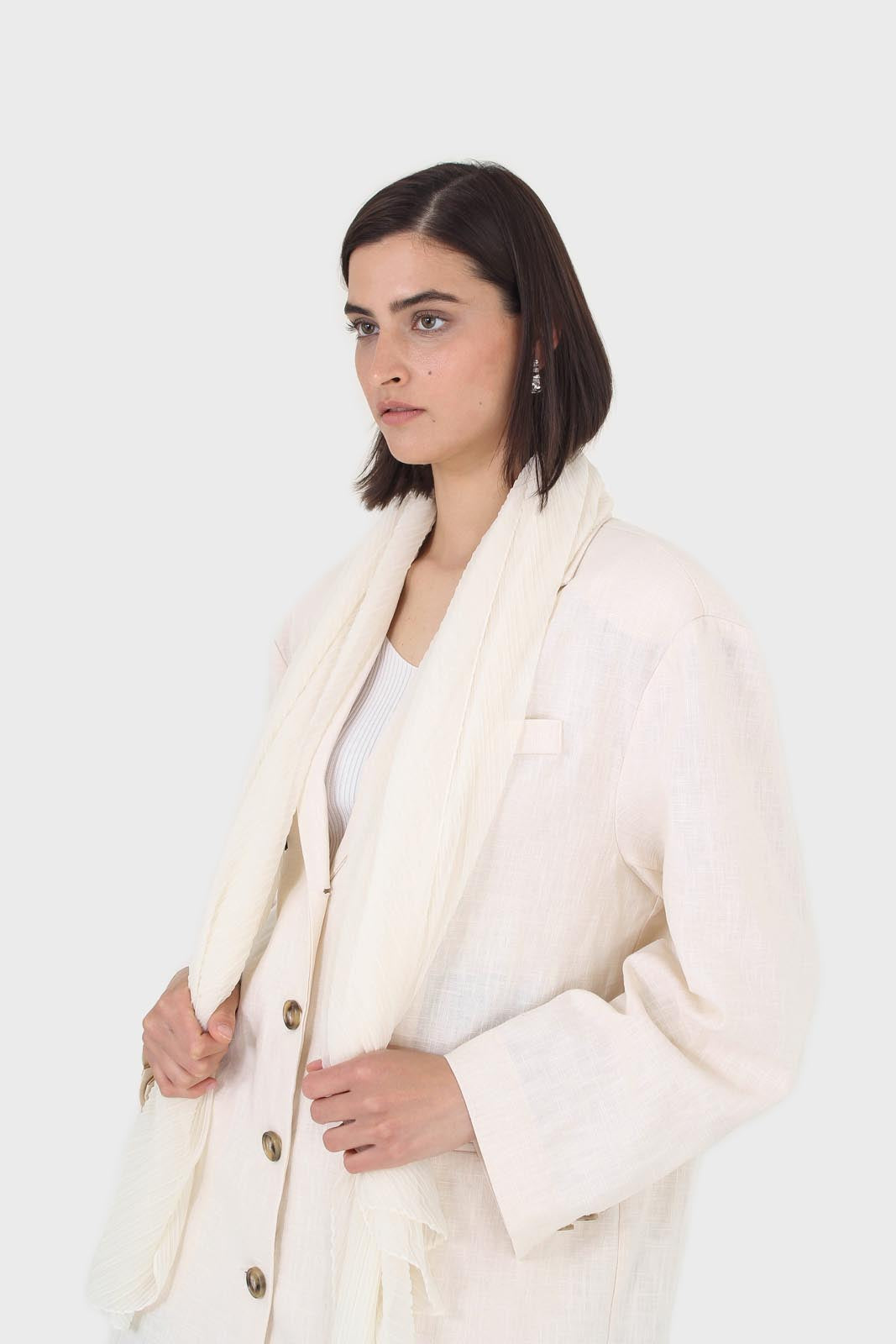 Oatmeal tortoise shell button casual linen blazer_11