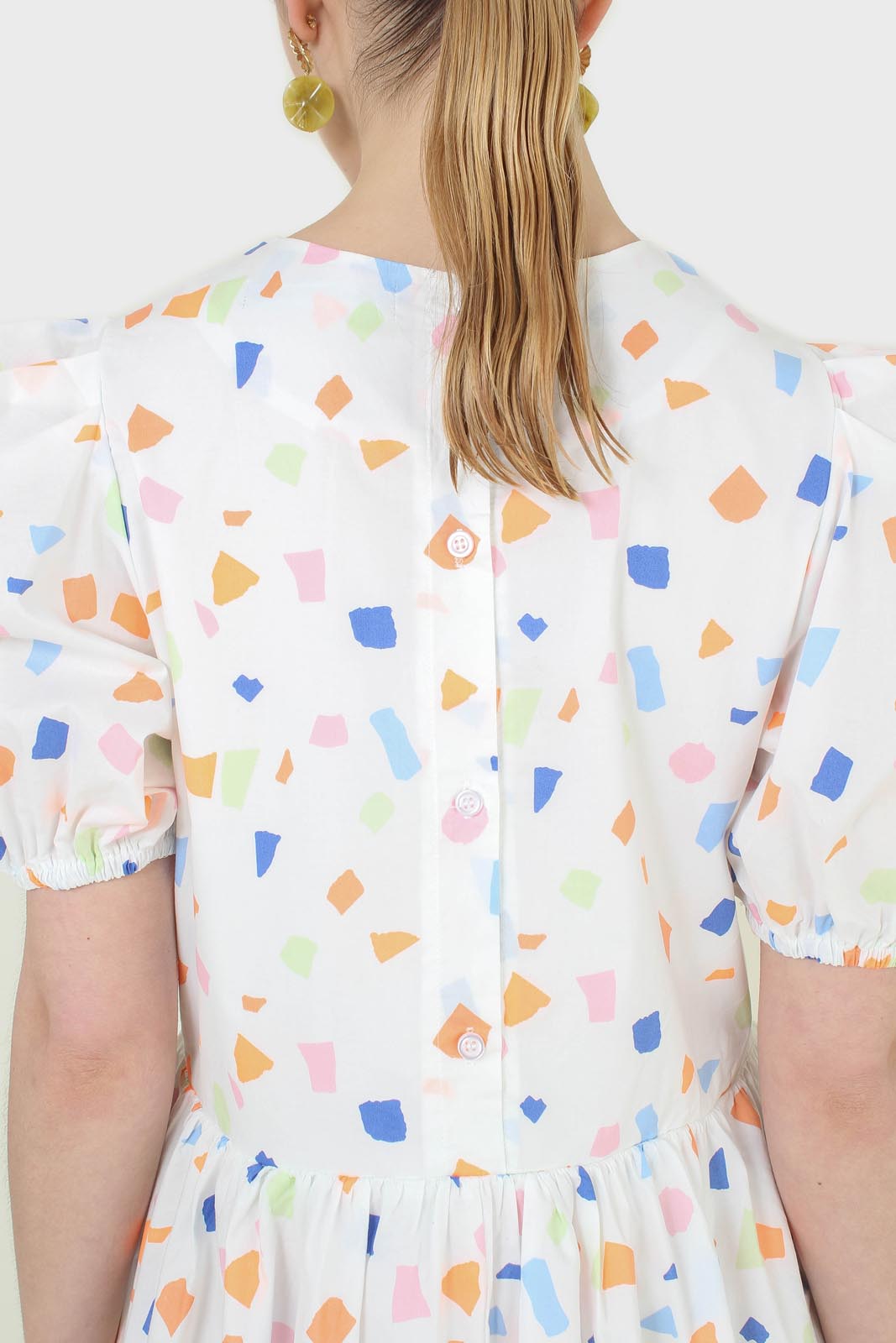 White and multicolour geometric print midi dress_11