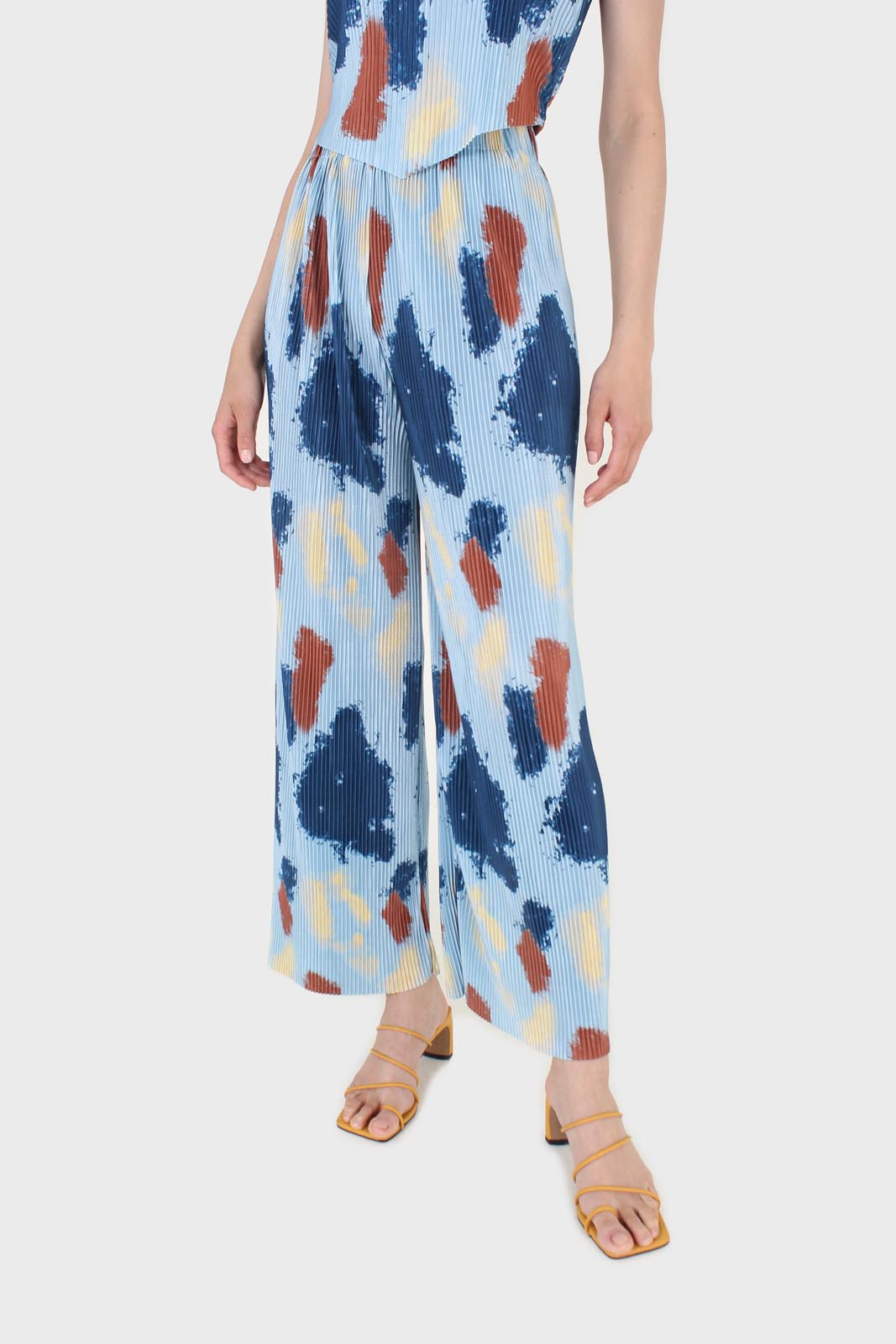 Blue and brown dye splotch micro pleat loose fit trousers_1