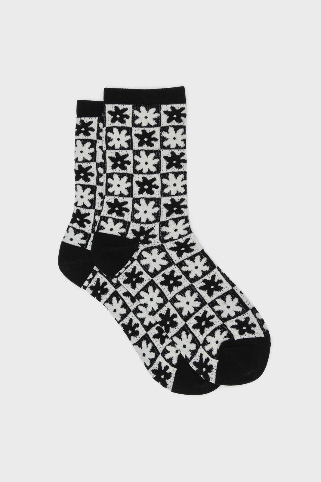 Black and white daisy checked socks_1