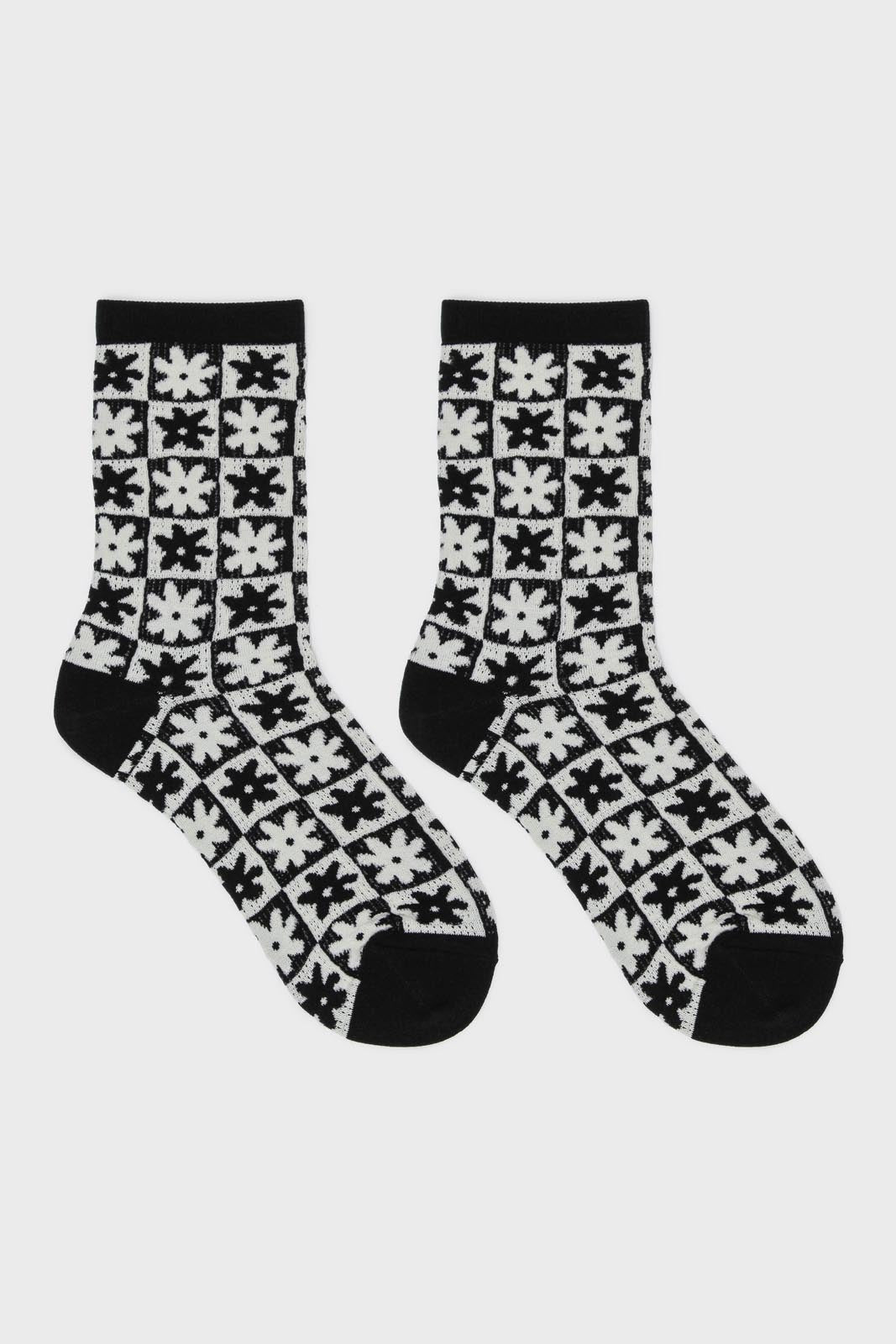 Black and white daisy checked socks_3