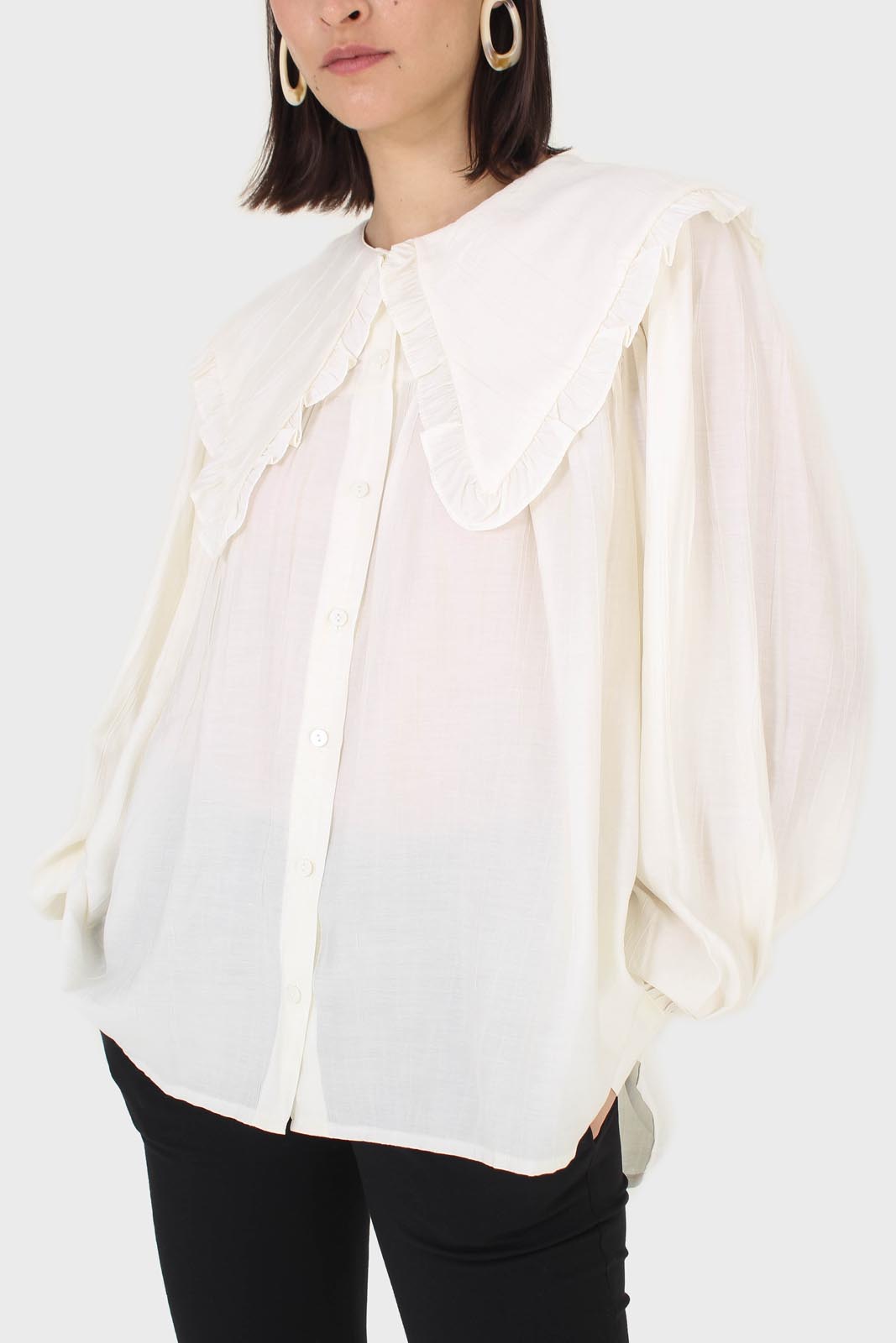 Ivory frill large collar balloon sleeve blouse_5