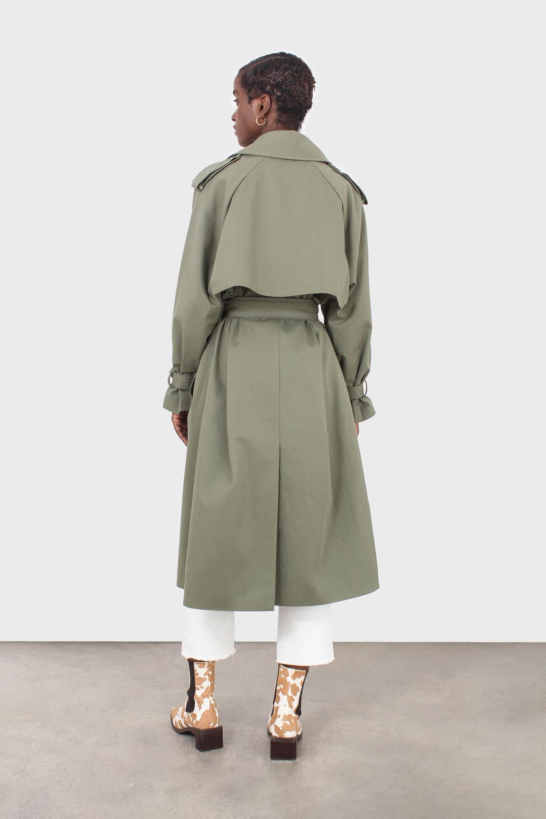 Khaki classic double breasted trench coat_3