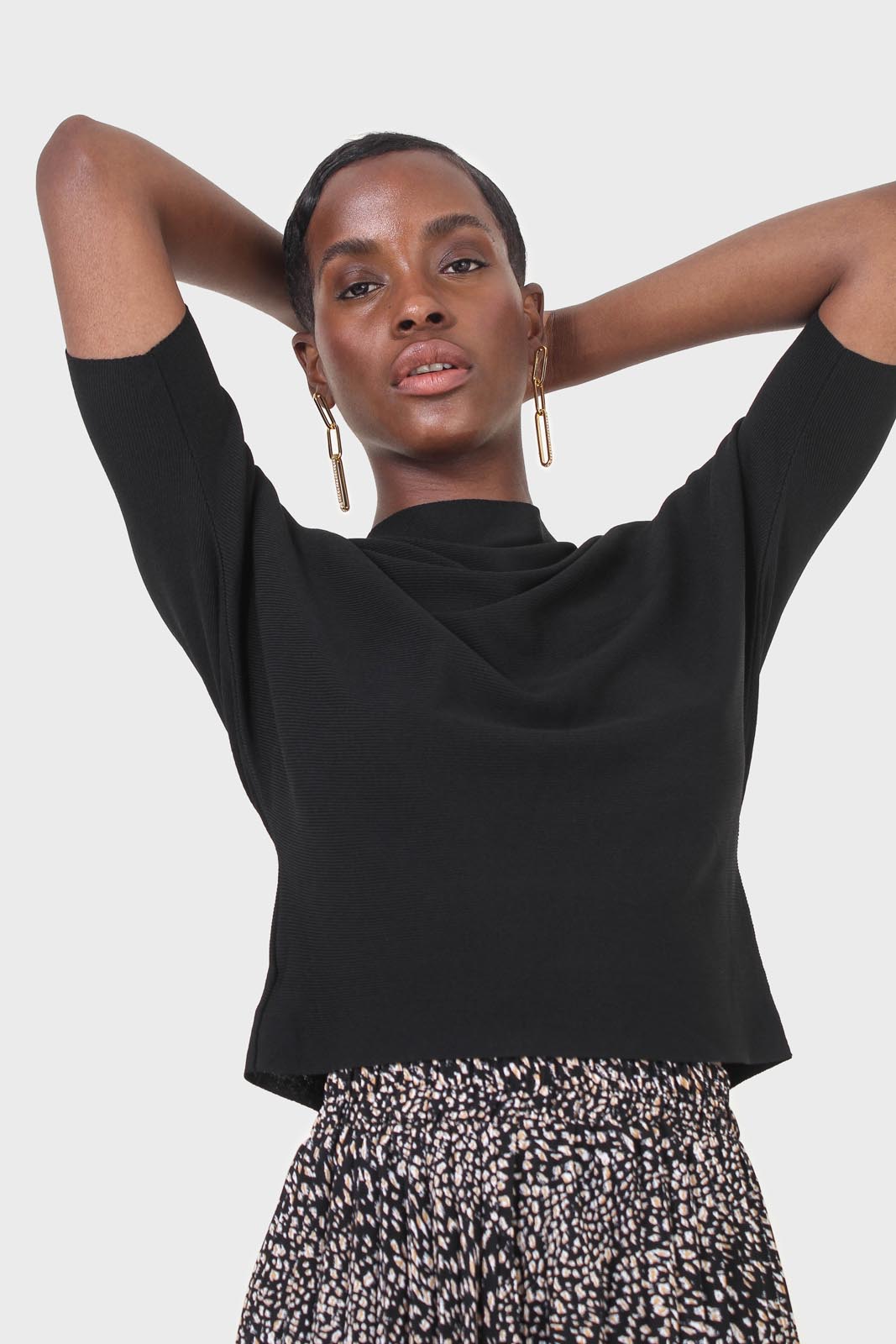 Black horizontal rib short sleeved knit top_5