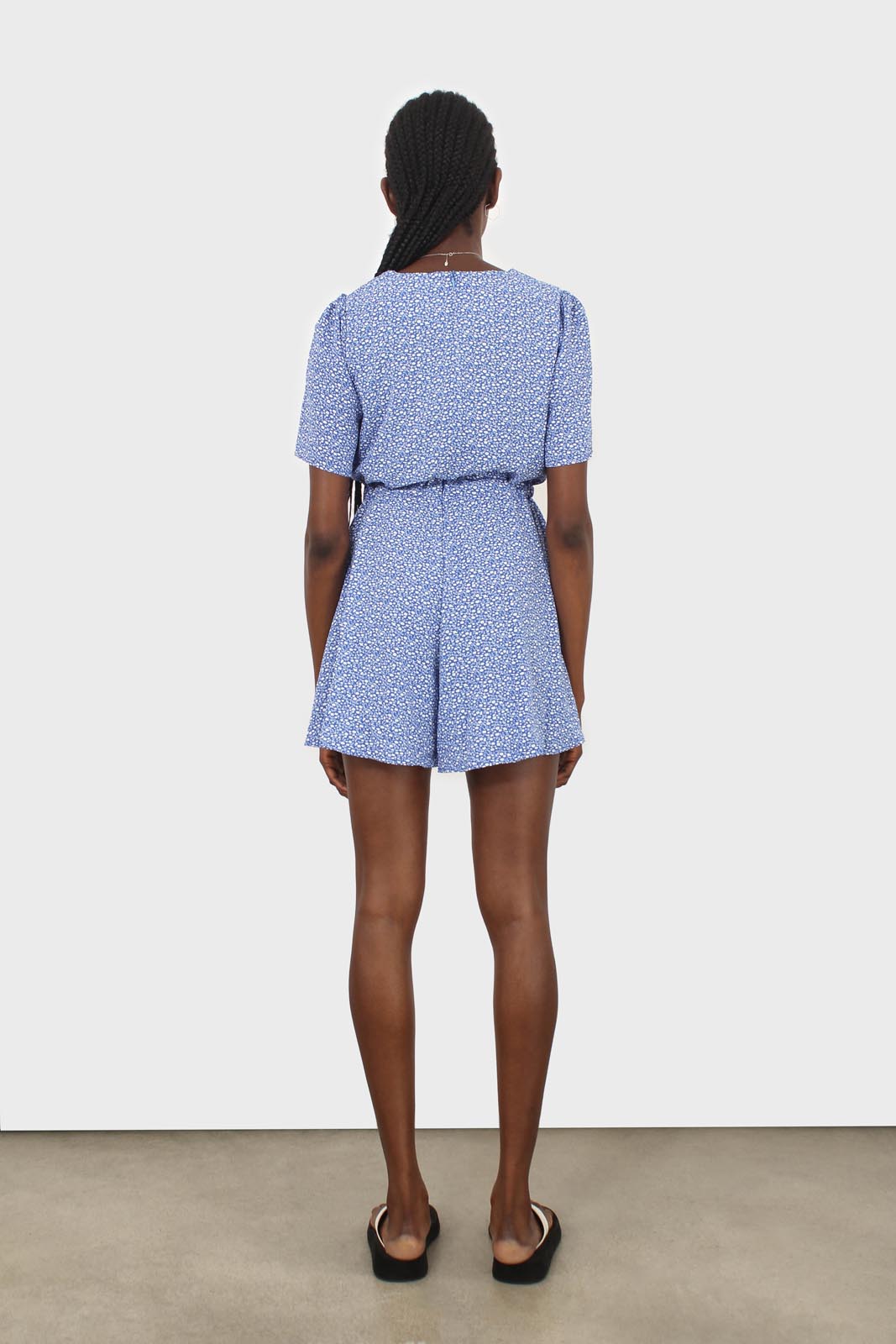 Cornflower blue and white floral print tie waist romper_9