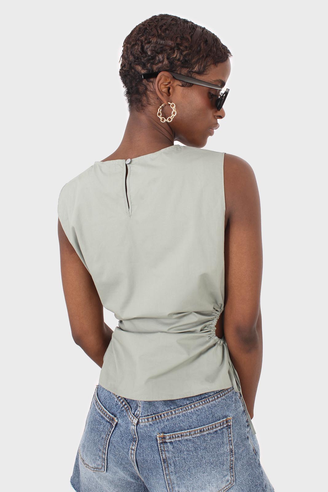 Mint ruched cutout sleeveless blouse_3