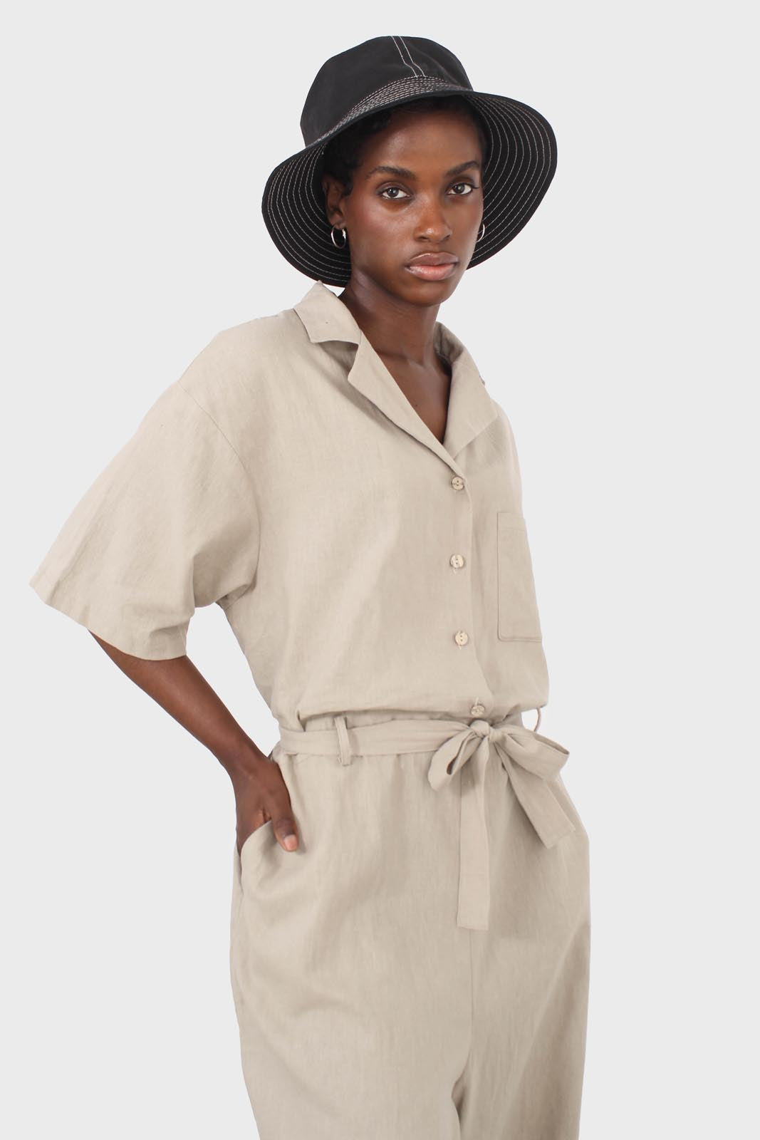 Black and white contrast stitch bucket hat_4