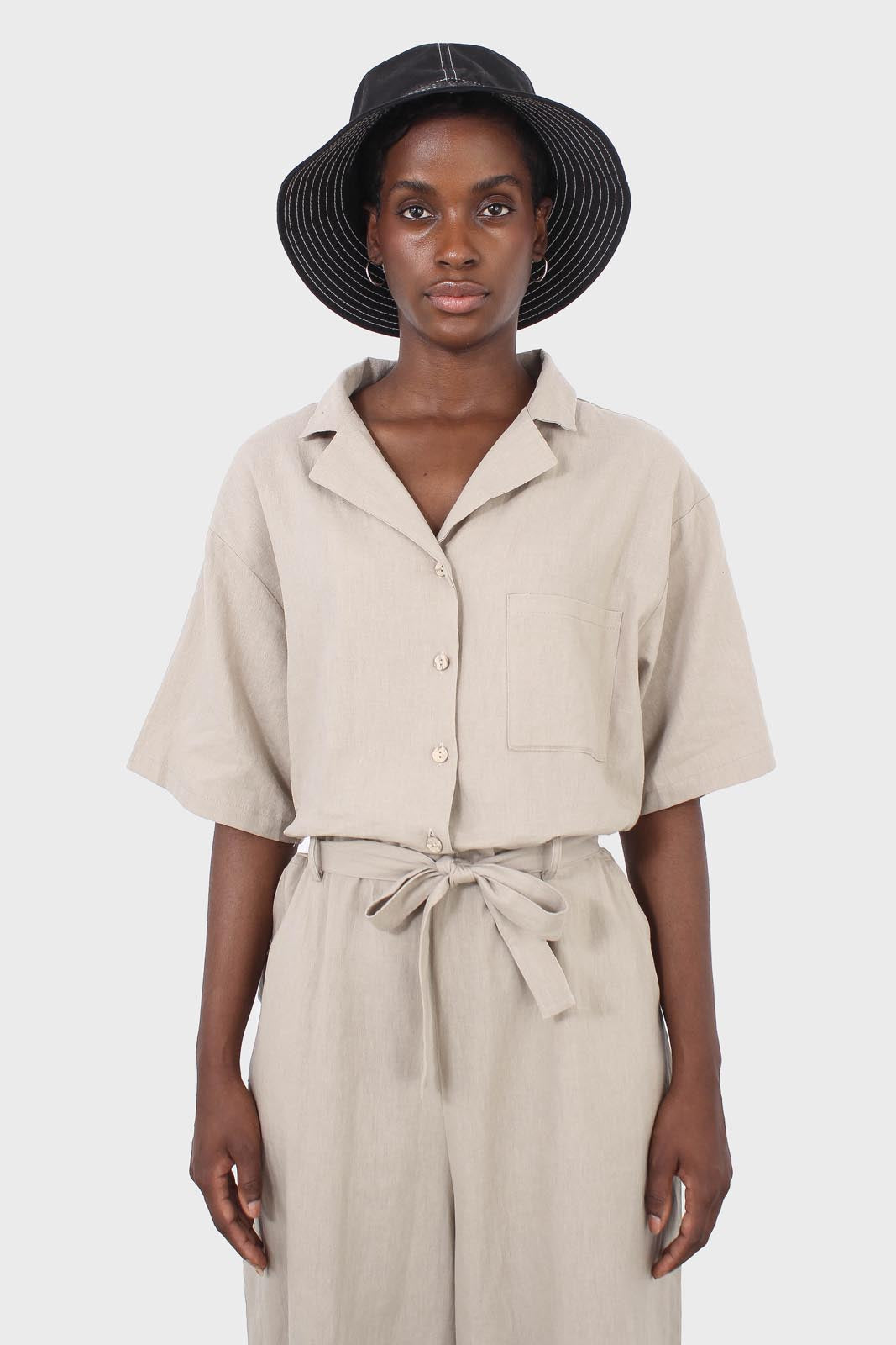 Black and white contrast stitch bucket hat_5