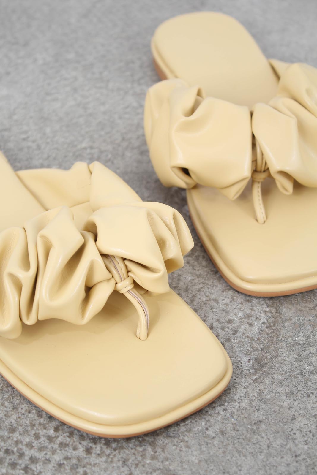 Mustard puffed vegan leather sliders_4