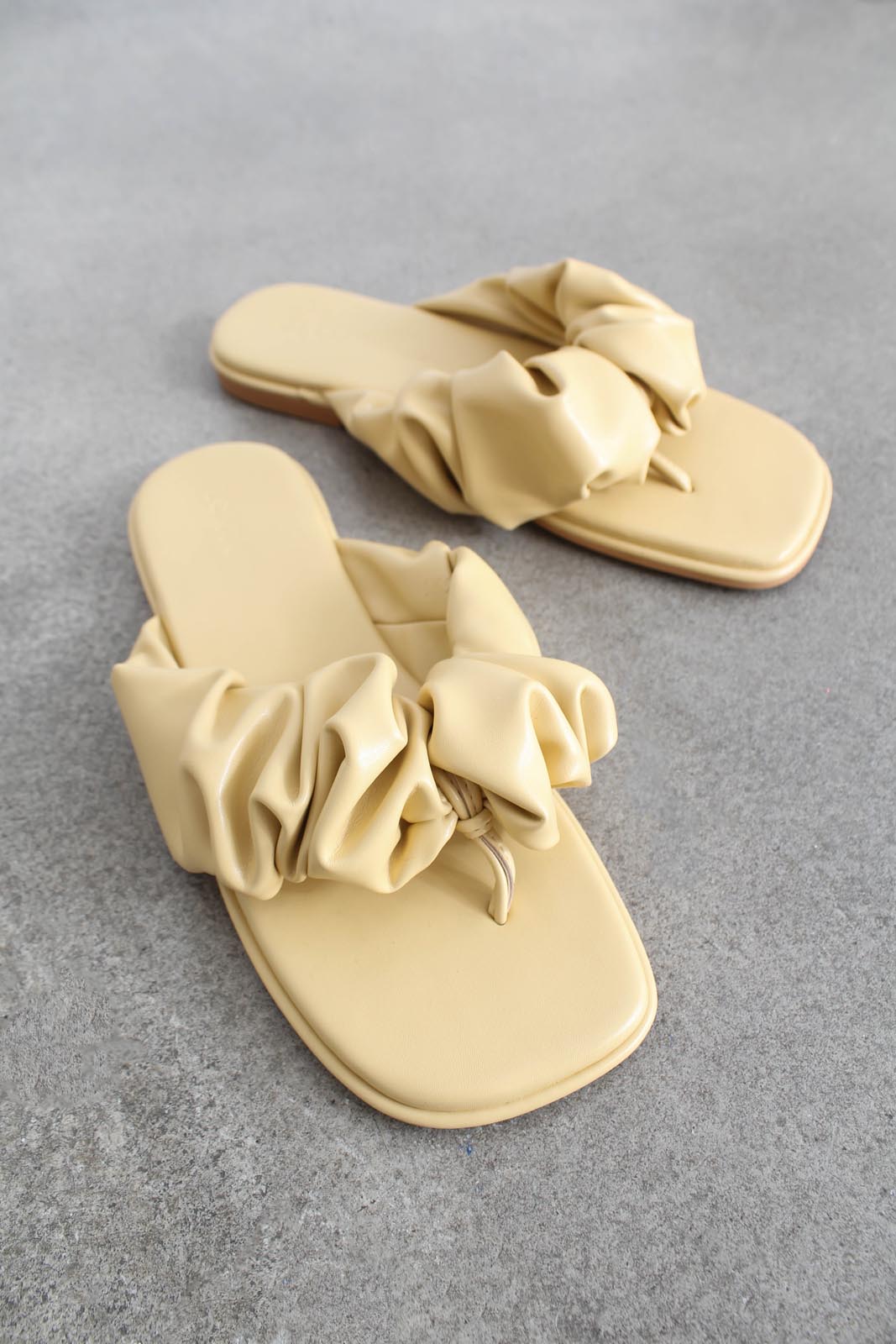 Mustard puffed vegan leather sliders_1