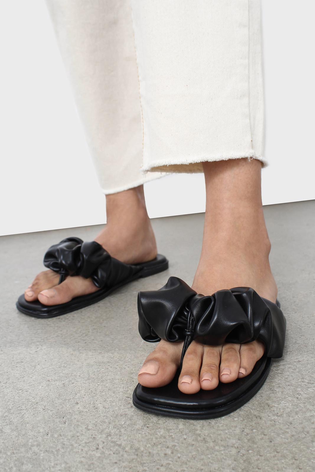 Black puffed vegan leather sliders_14