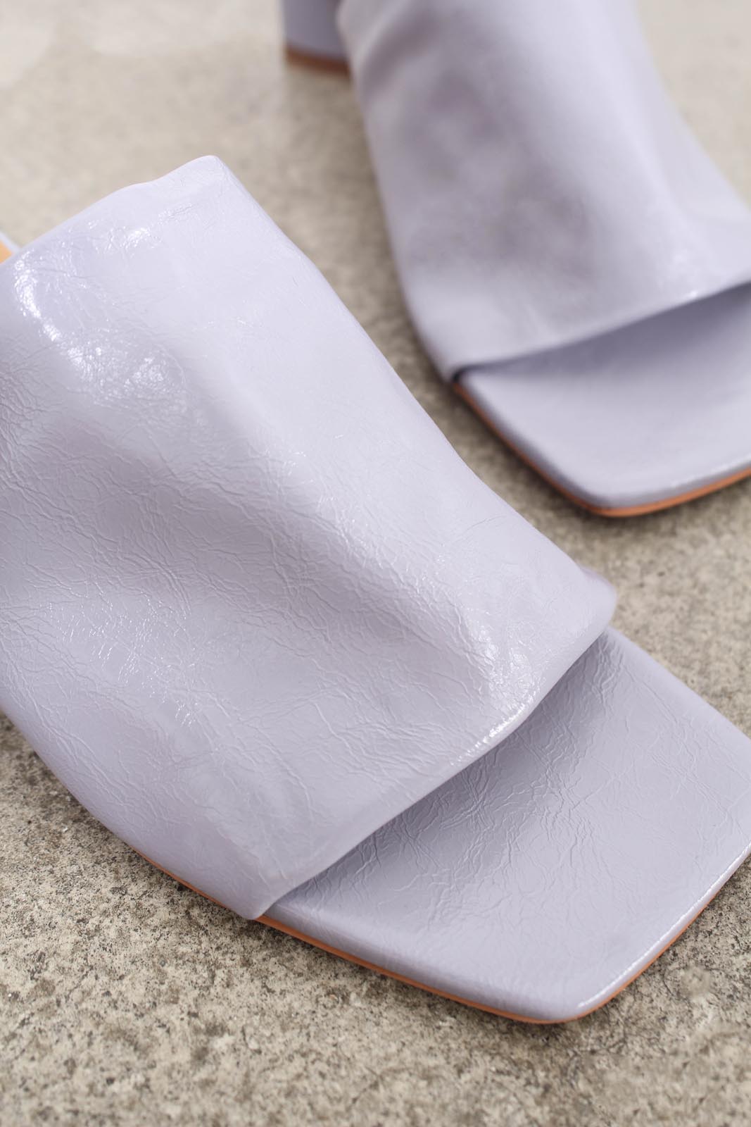 Lilac shine triangle mid heeled mule_2