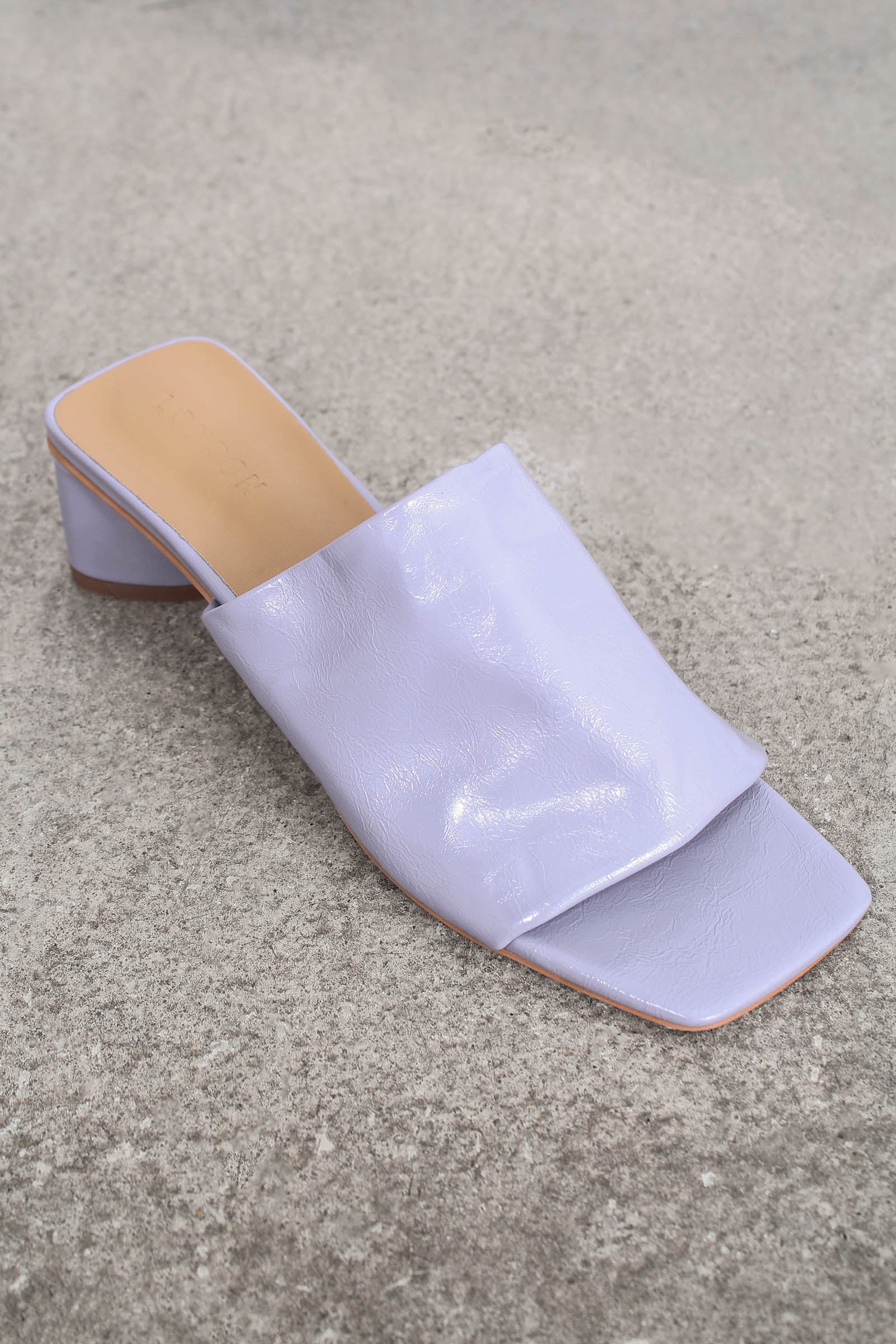 Lilac shine triangle mid heeled mule_10