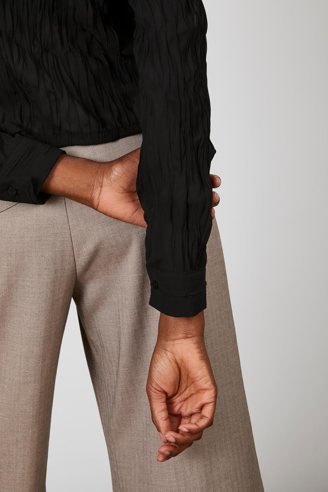 Black wrinkle button up blouse_5