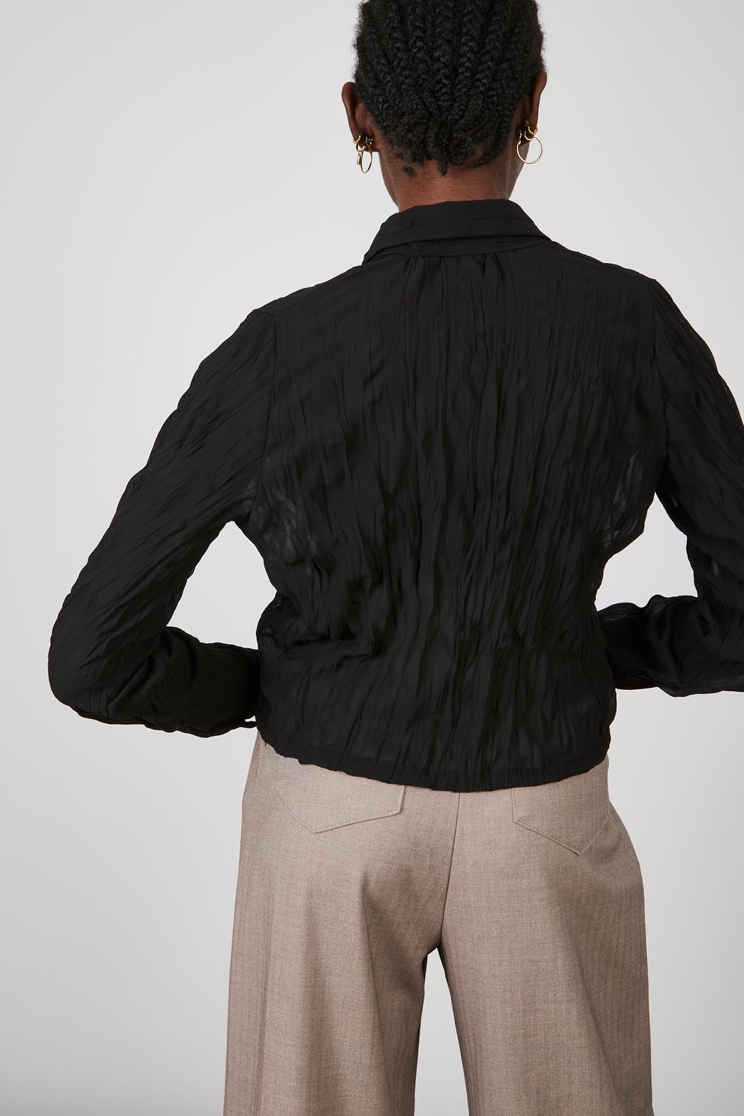 Black wrinkle button up blouse_2