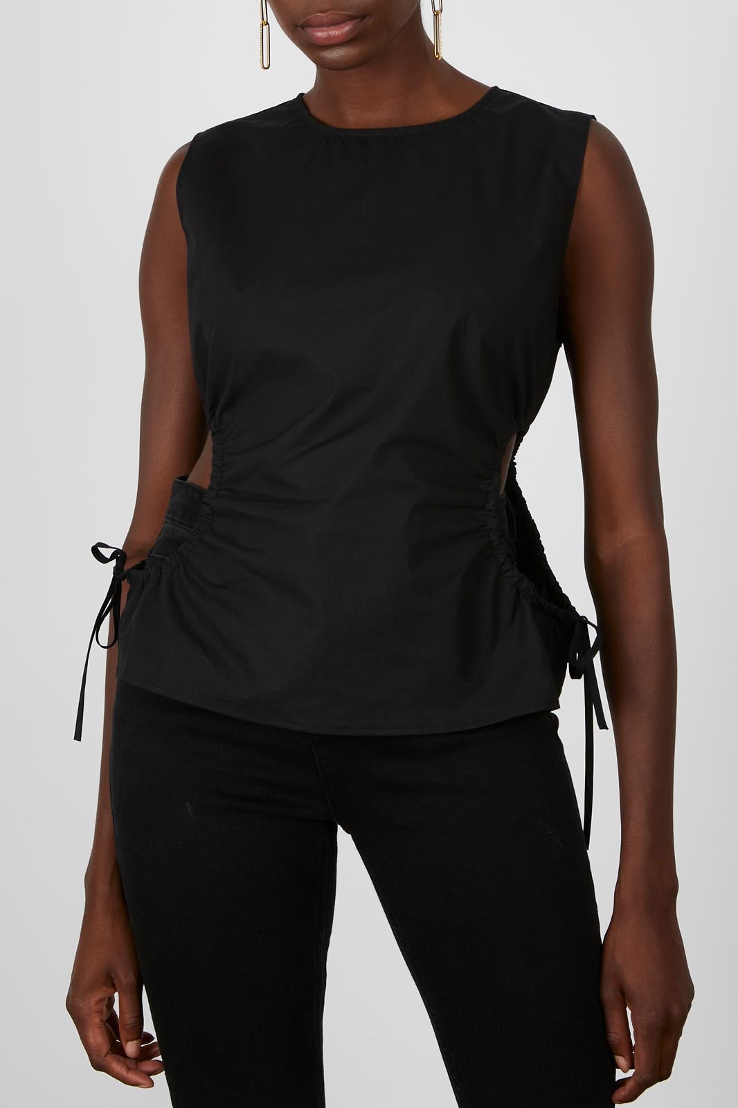 Black ruched cutout sleeveless blouse_2