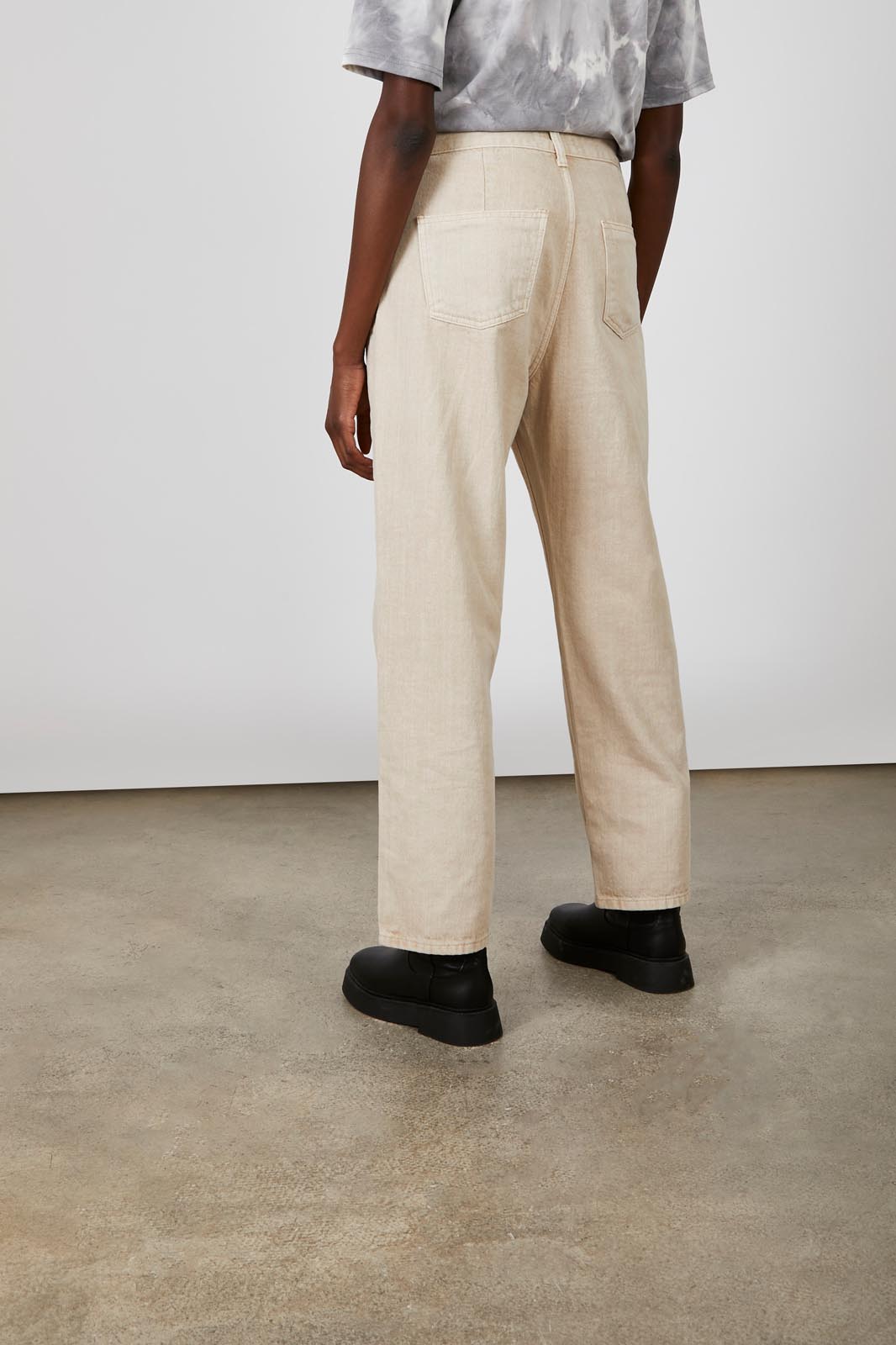 Washed beige adjustable side button jeans_5