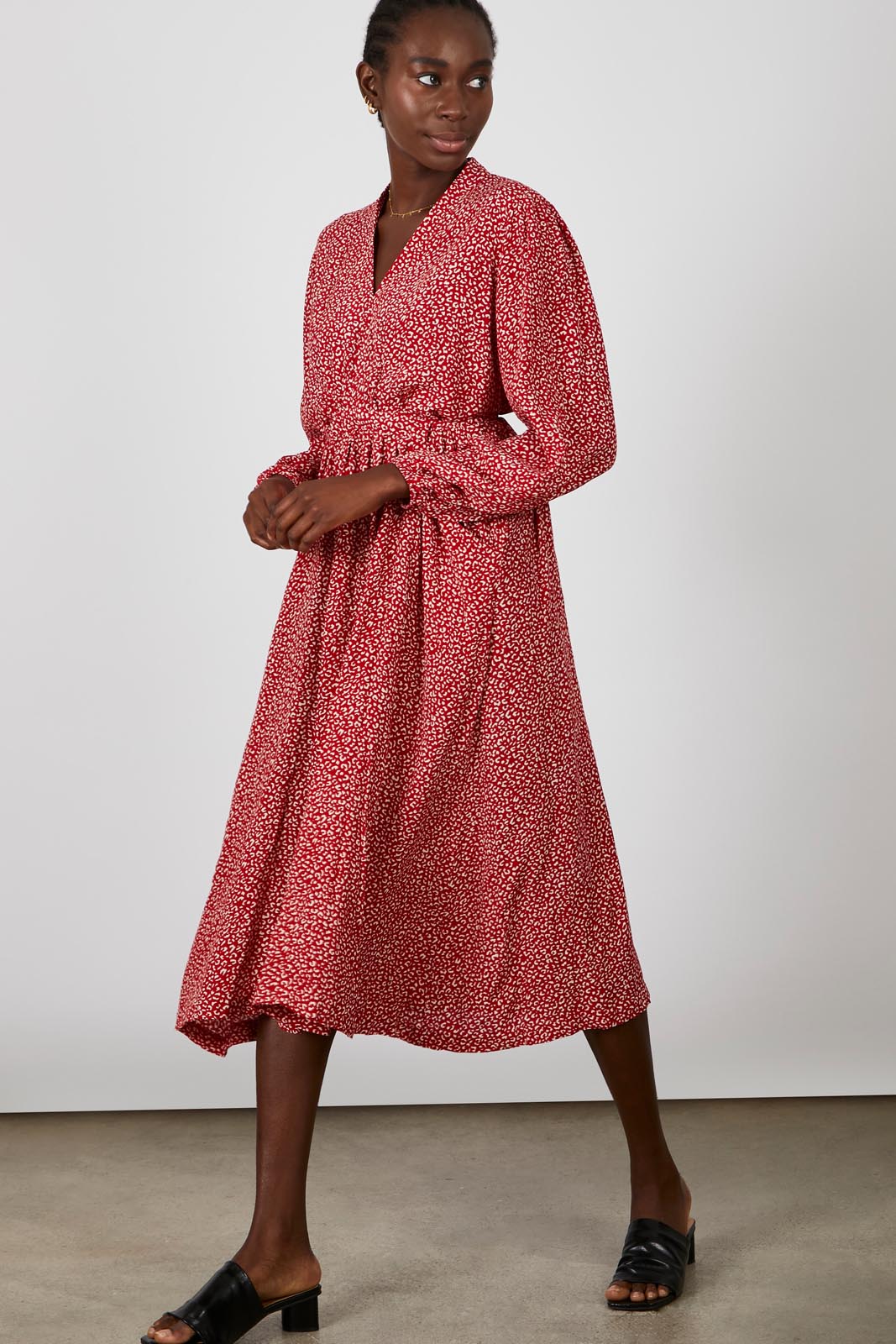 Red leopard print long sleeved tie back midi dress_4