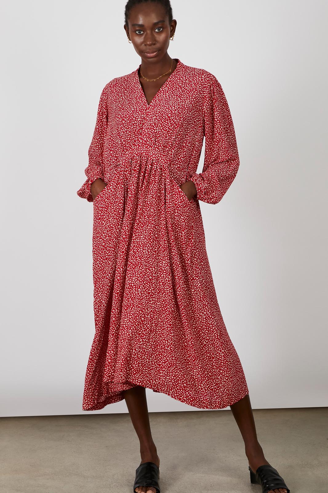Red leopard print long sleeved tie back midi dress_1